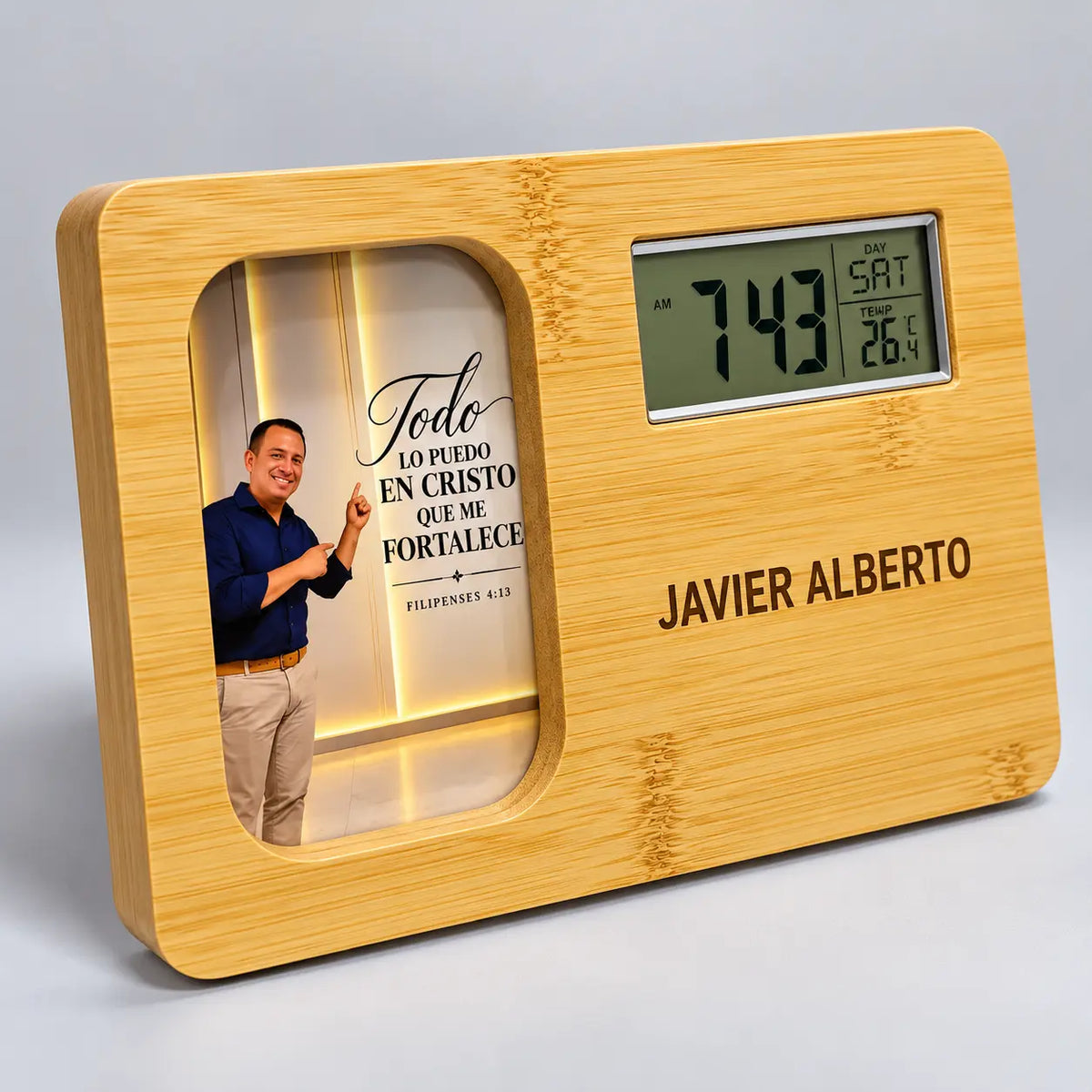 Reloj digital de bambú personalizado