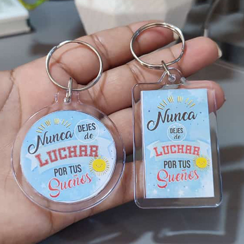 Llaveros personalizados en metal y acrílico
